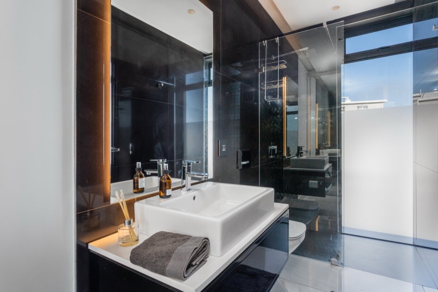 To Let 3 Bedroom Property for Rent in Bantry Bay Western Cape